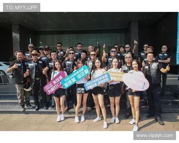 快船全新定妆照曝光球员们展现活力与团队精神尽显动感魅力 快船全新定妆照曝光球员们展现活力与团队精神尽显动感魅力