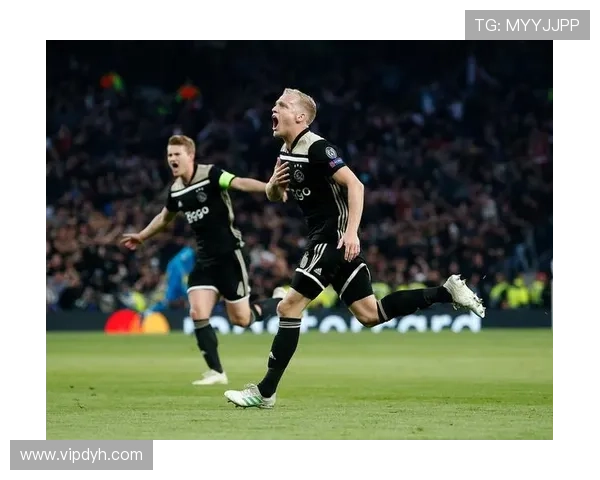 41岁零348天 阿贾克斯门将帕斯维尔成欧冠历史第三年长出场球员